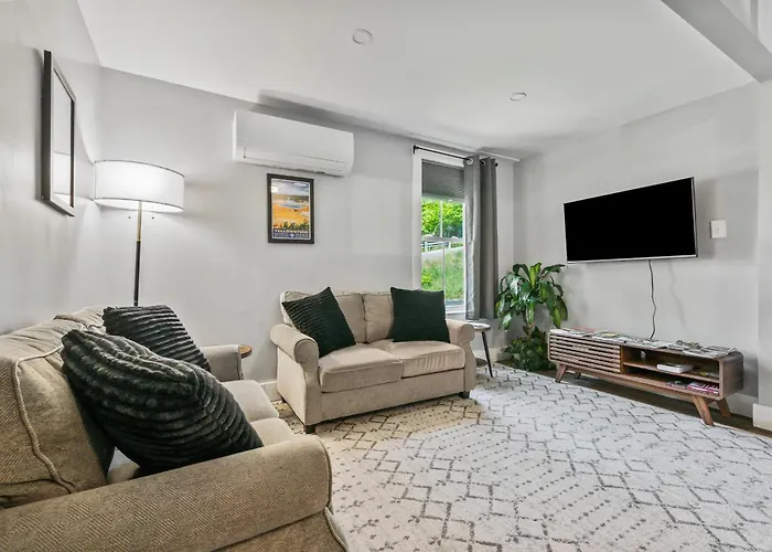 Willard Modern Cozy Apt 1St Floor