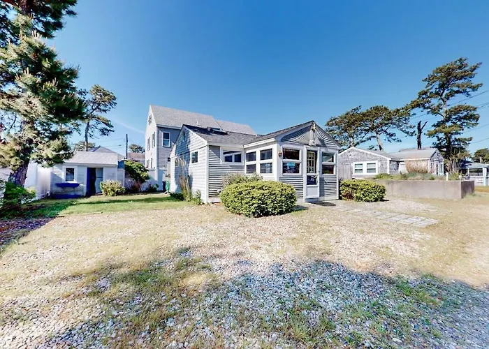 Glendon Beach Getaway
