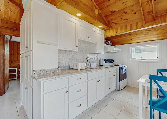 Glendon Beach Getaway