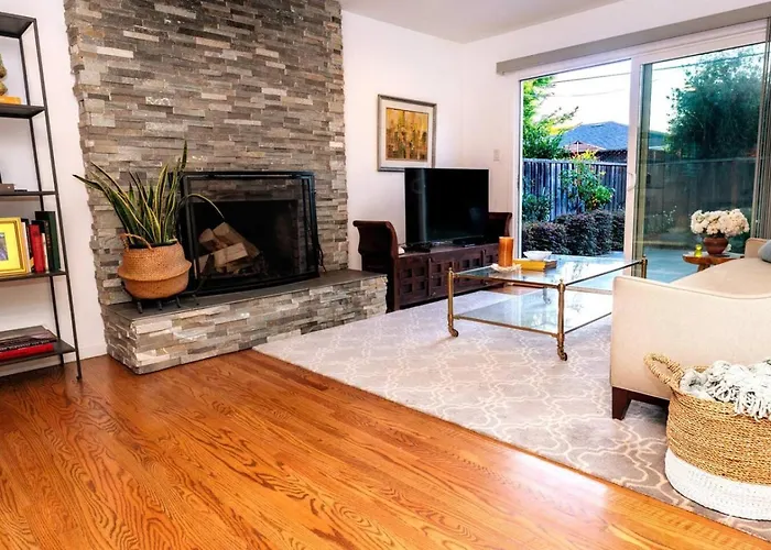 Sunlit Modern Retreat 4 Bedroom 3 Bathroom Open Floor Home Near Sjc Airport