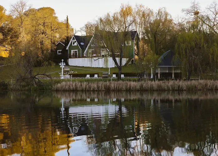 Lakefront Cottage At Lakewood