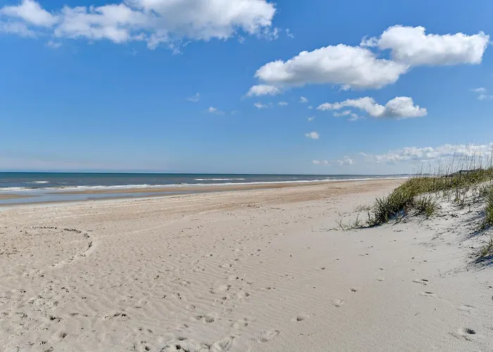 Fernandina Beach Townhome W/ Patio: Walk To Beach!
