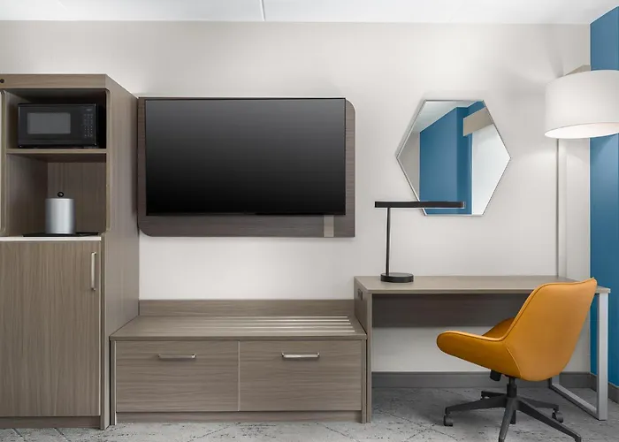 Holiday Inn Express & Suites Memphis East By Ihg
