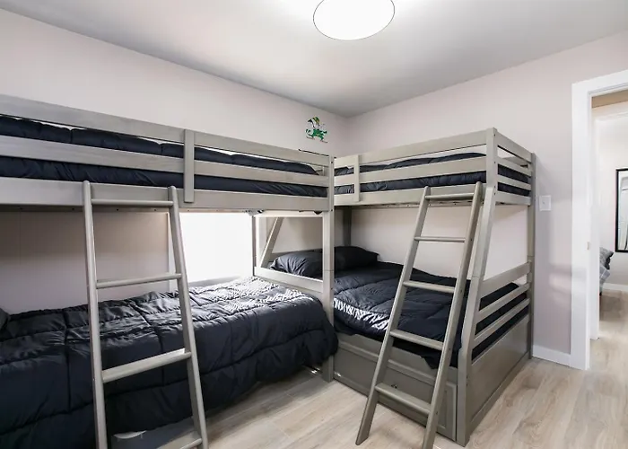 Cozy 2Br Home Near Nd - Perfect For Game Day Stays