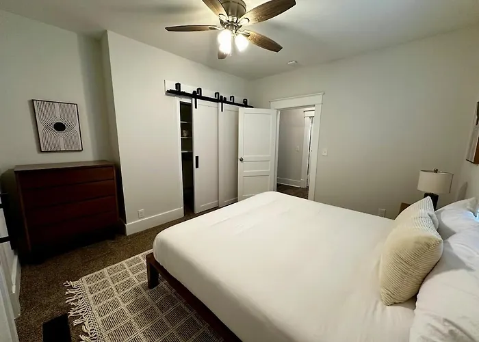 Cottage, Parking, Mtsu, Downtown Murfreesboro