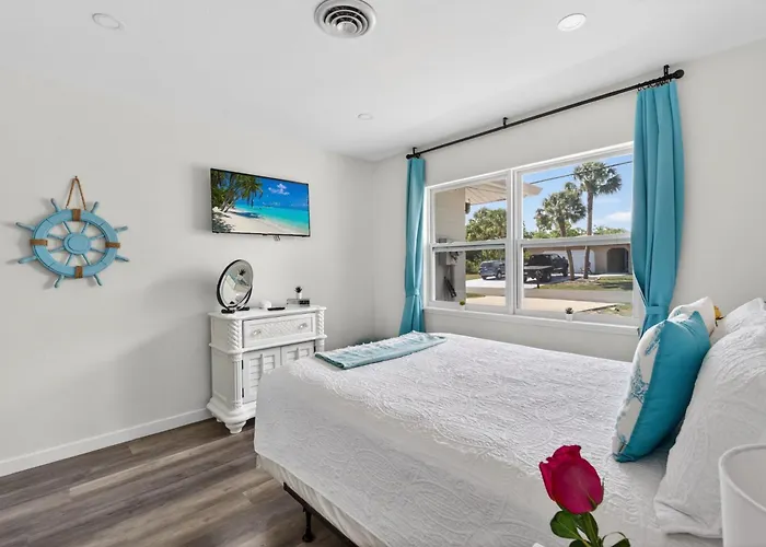 Dockside Delight Waterfront Gulf Access 4 Mins To Beach