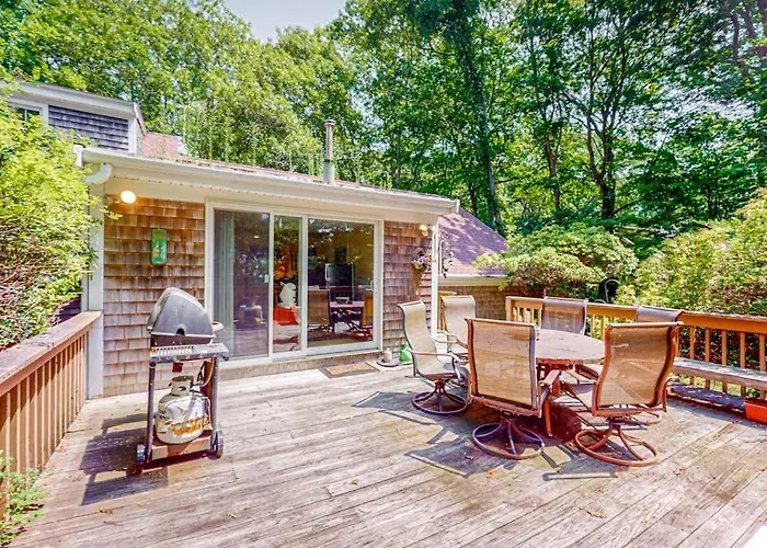 Falmouth Beachtown Getaway