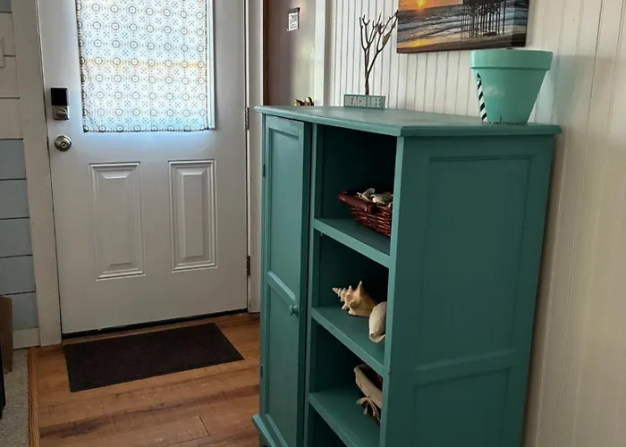 Captain'S Quarters