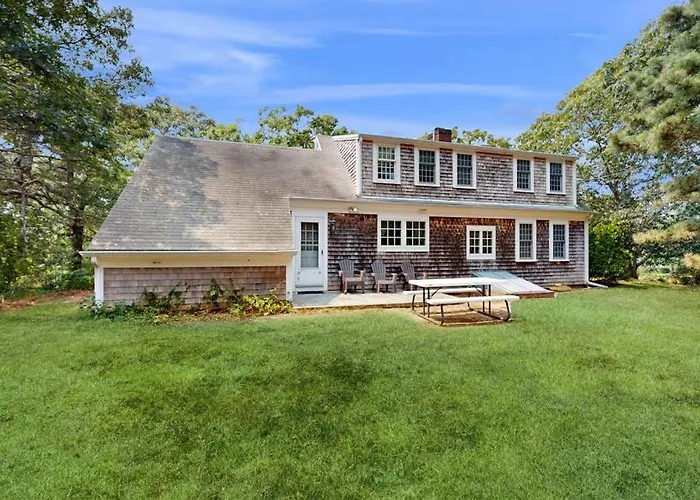 Cozy & Quiet Hyannis Retreat