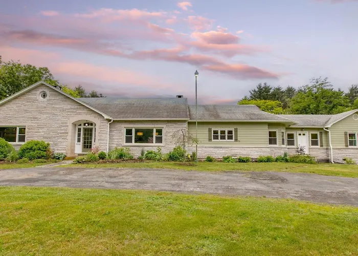 Game Farm Villa By Avantstay