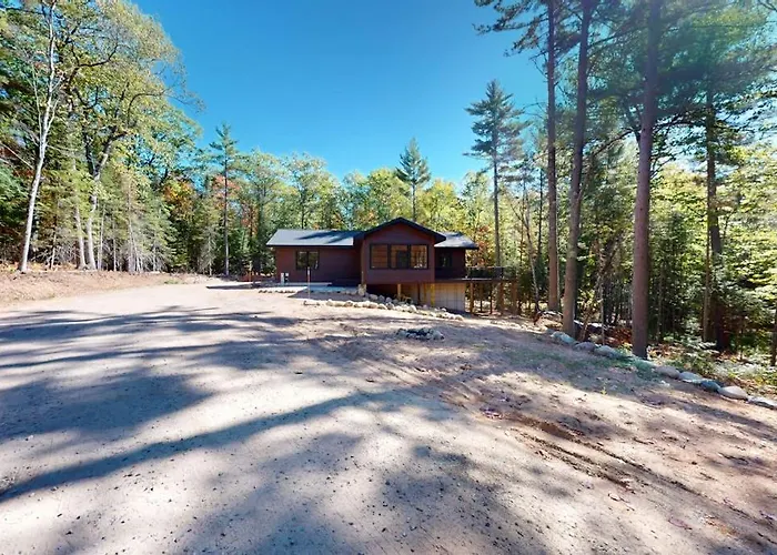 Lakeside Lodge