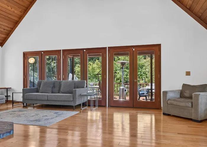 Sunny Grove Retreat