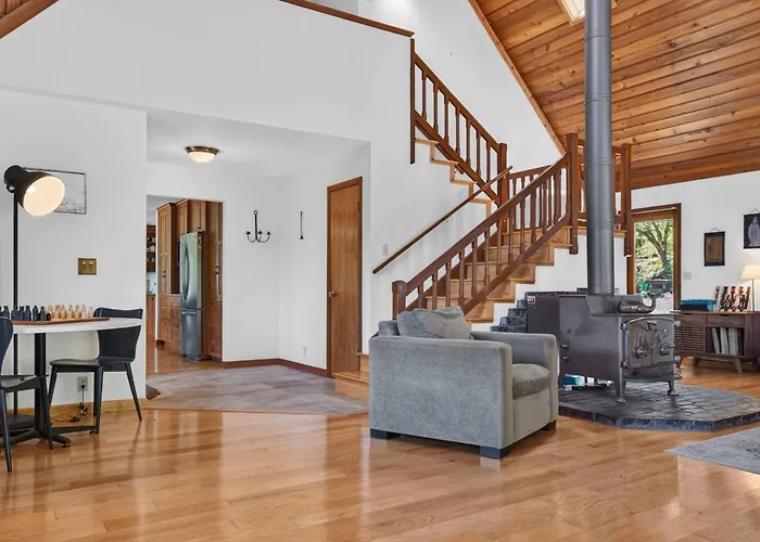 Sunny Grove Retreat