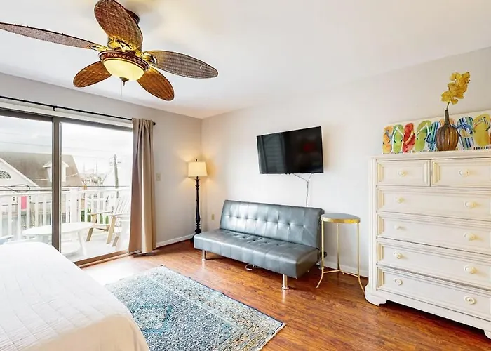 Ocean Reach --- 21 Bellevue St Unit 5