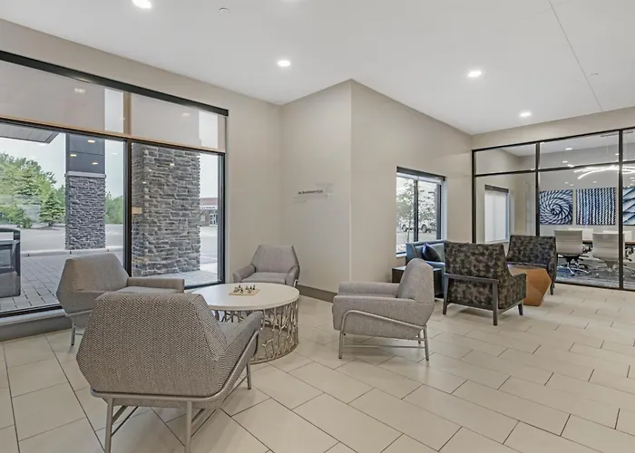Best Western Plus Marquette Hotel & Suites