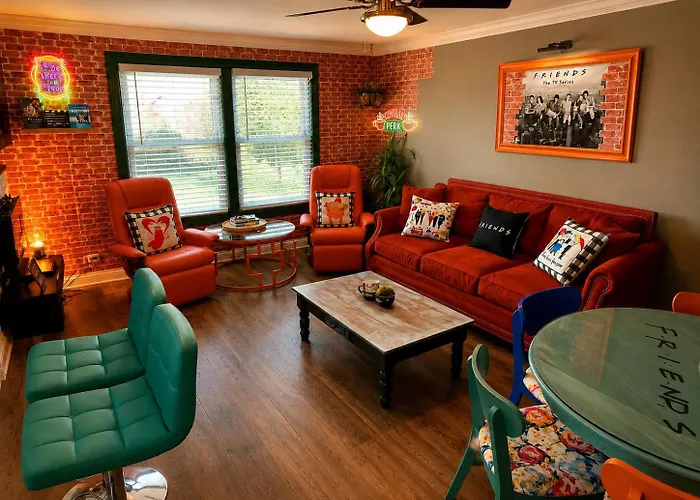Schaumburg Paradise Oasis With A Secret Garden And Private Pool