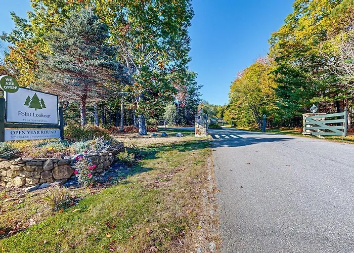 Comfortable Two Bedroom Cabin With Firepit, Kitchen, Hiking Trail Within Walking