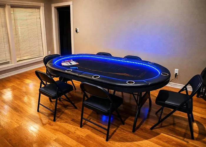 Luxury Home With Gourmet Kitchen - 3 Miles To A&M, Sleeps 14