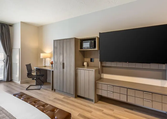 The Valor, An Ascend Collection Hotel