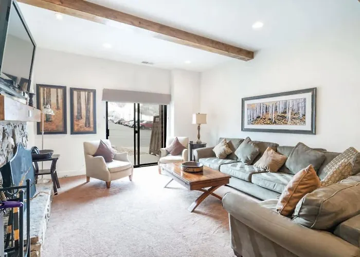 Classic Ski-In Ski-Out Condo