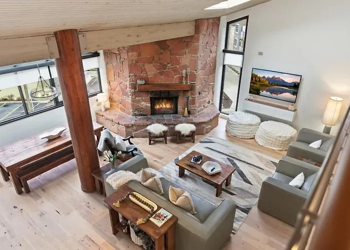 Silverking Mountainside Penthouse Suite