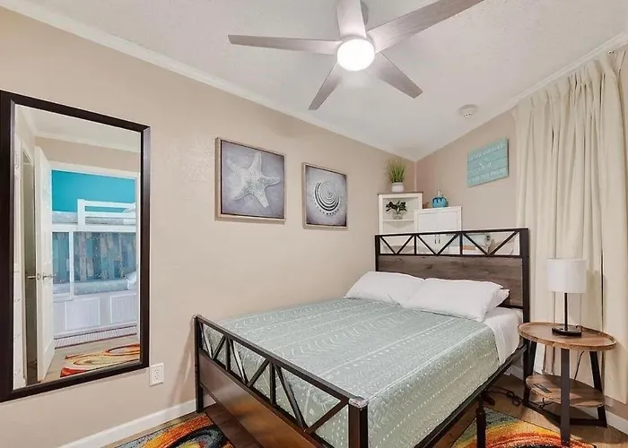 Seawall Breeze One Bedroom Condo In Galveston