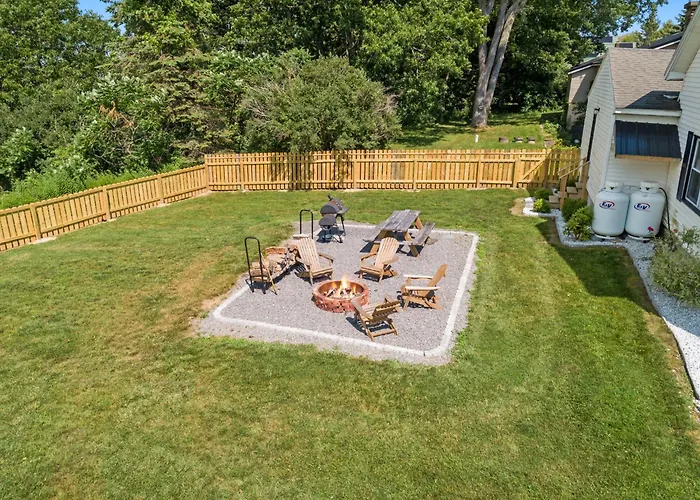Riverview Bliss In Beautiful Home