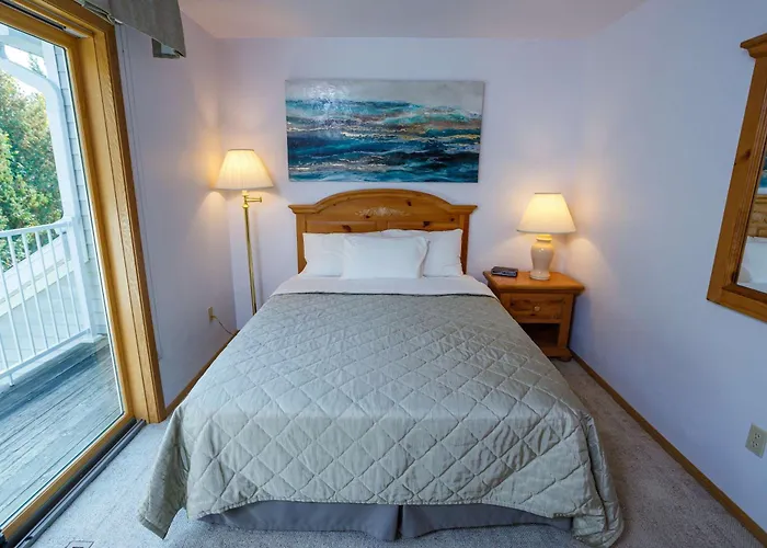 Peacefield At The Hilltop C-4 By Simple Life Rentals