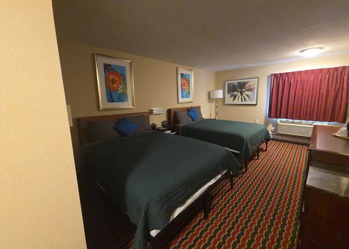 Chesaning Inn & Suites