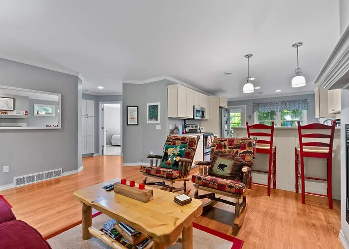Blue Bear Cottage At Simple Life Rentals