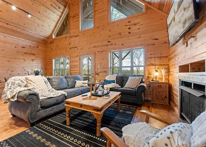 Nature Retreat Near Buffalo River With Hot Tub