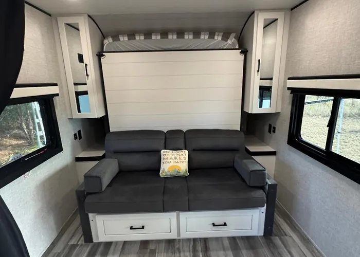 Cozy New Camper On Lake Front & Access To Fishing