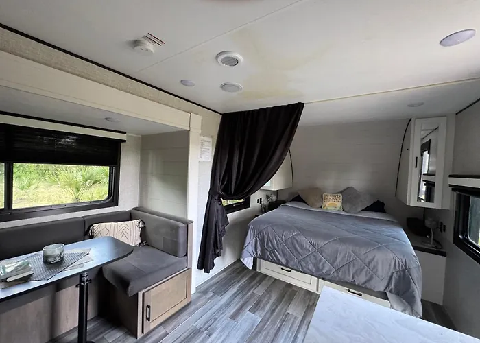 Cozy New Camper On Lake Front & Access To Fishing