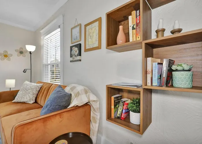 Boho Retro Style In Lansing 10 Mins To Msu Campus