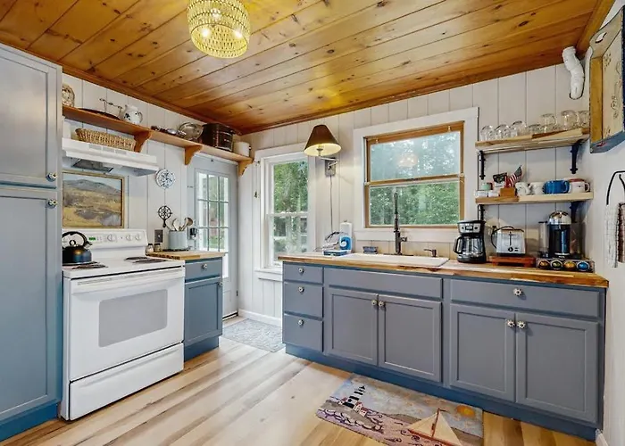 Charming Oceanfront Home With Stunning Water Views And Wifi