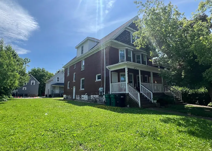 This Old House - 10 Minute Walk To The Falls