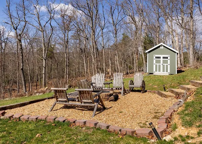 Shenandoah Thunder Chalet Basement Suite