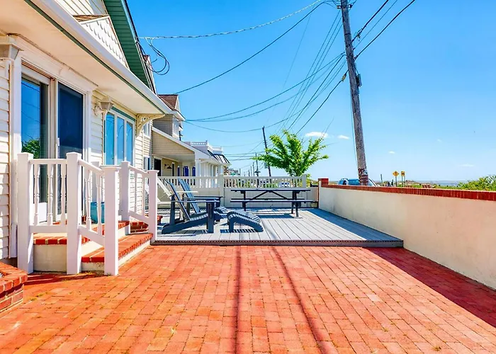 Nanas Beach House