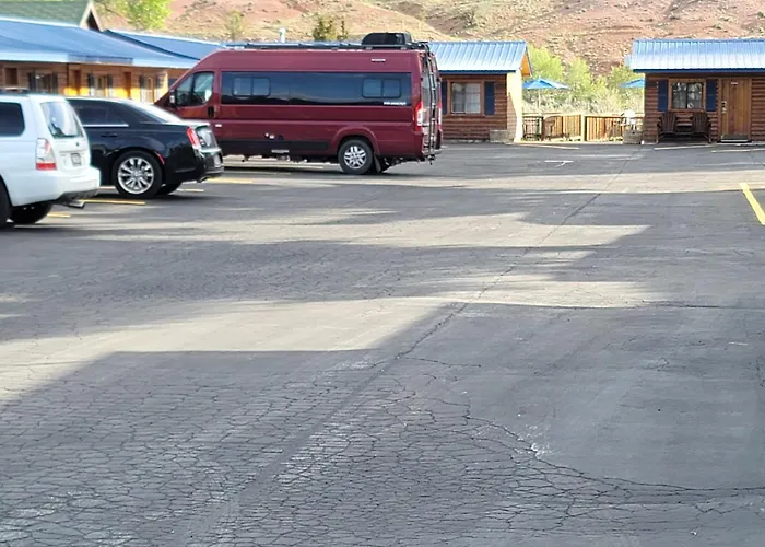 Trails End Motel