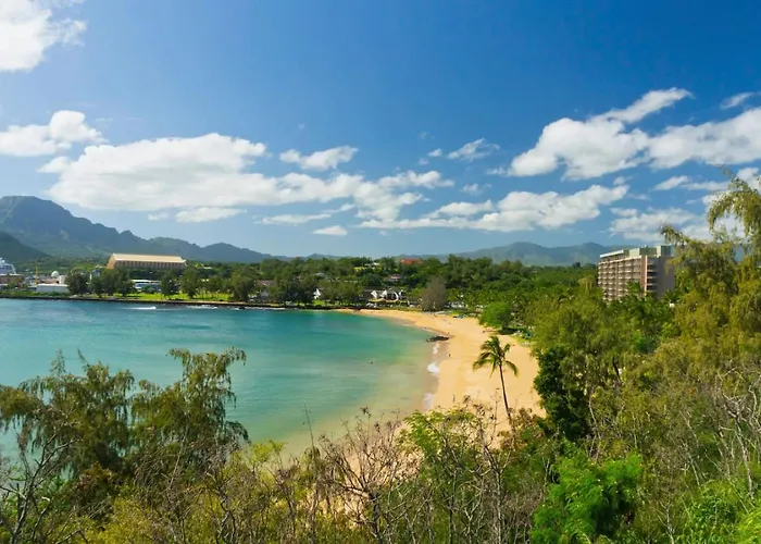 Central And Bright 2 Bedroom 2 Ba, Pool And Oceanview