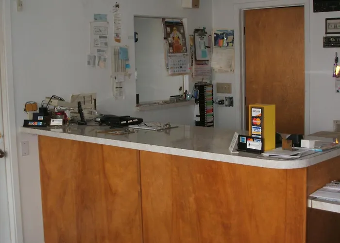 Camlot Inn Motel