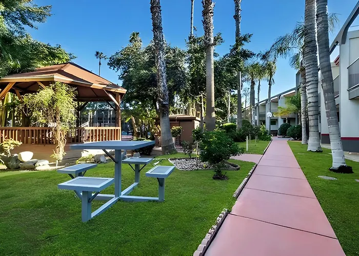 Surestay By Best Western Bakersfield Central