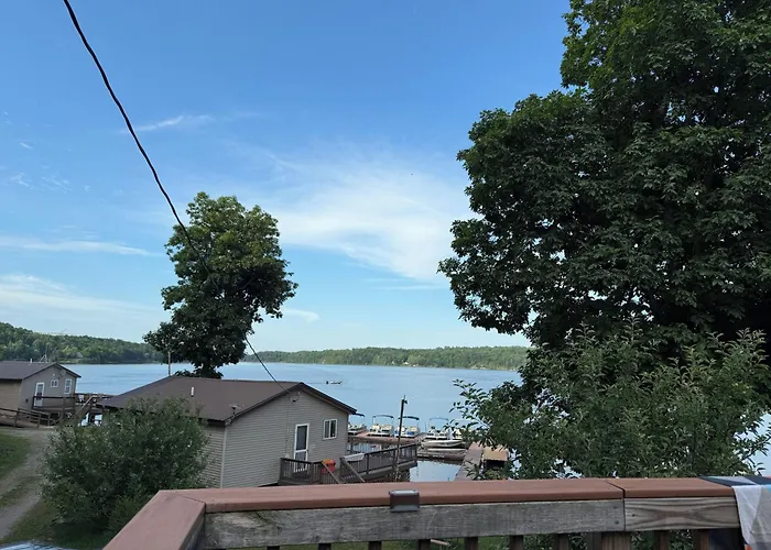 Lakeside Loft- Waterfront