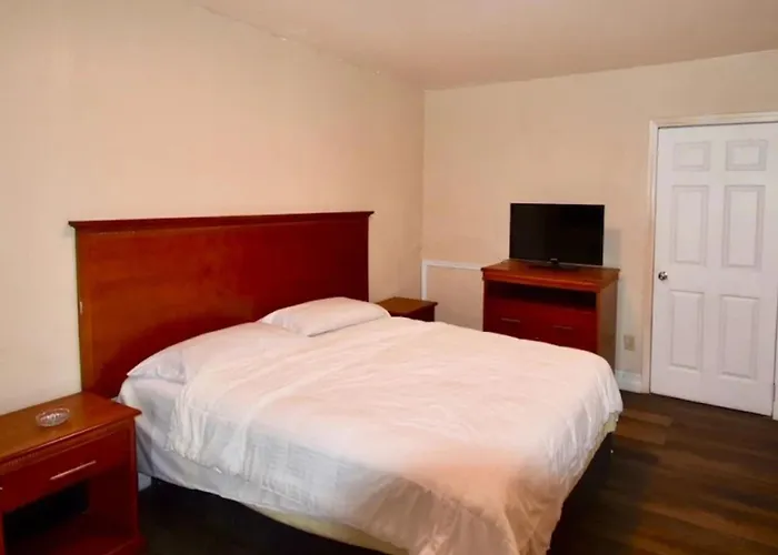 Motel 19 By Capital O Baytown I-10