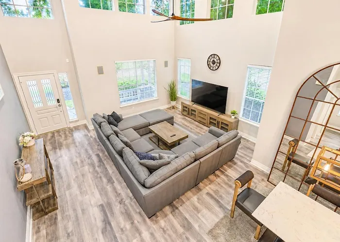 The Woodlands Gem W Heated Pool+Spa, Mini Golf, Ping Pong, Grill, Ev Charging, Baby Crib