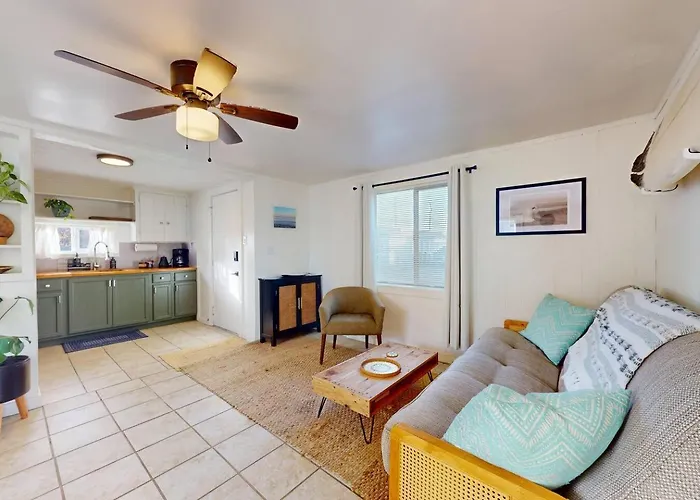 Surf Shack 2: Cozy Cabin + Wi-Fi