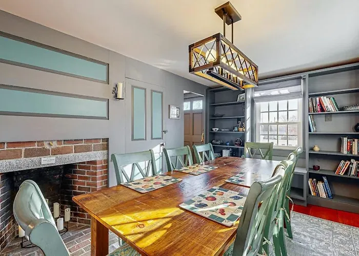 Cozy Apartment Near The River: Walk To Town & Local Attractions