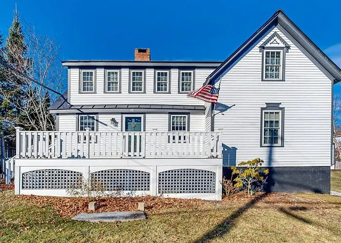 Cozy Apartment Near The River: Walk To Town & Local Attractions