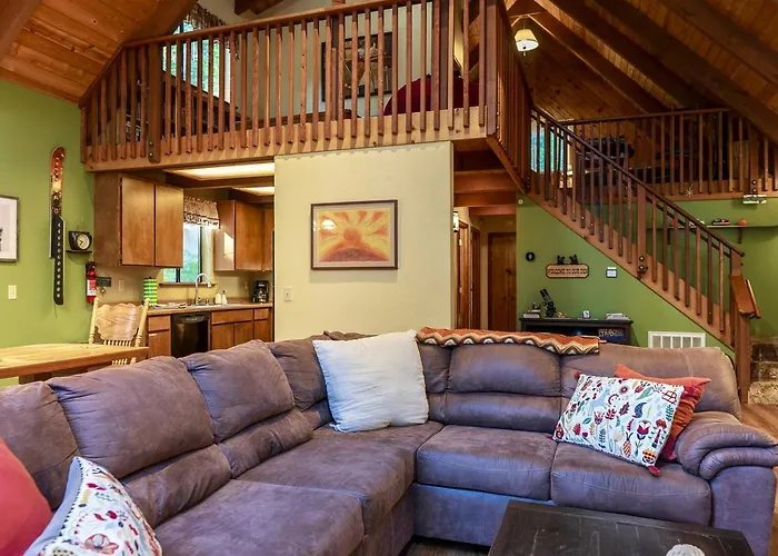 Group Cozy Cottage With Game Room In California
