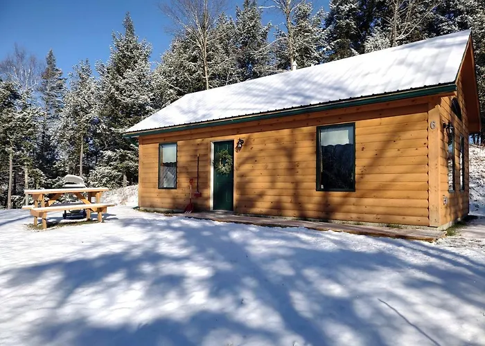 Cozy Pet-Friendly Cabin In Hyde Park, Vermont - Perfect For A Nature Escape Near The Green River Reservoir State Park